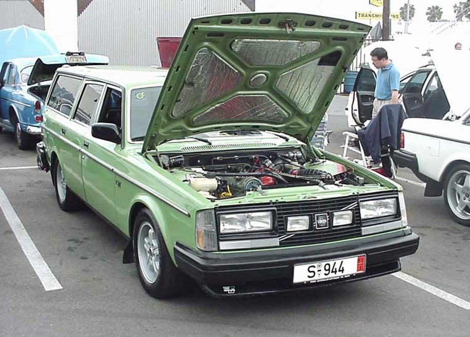 Victor's 1976 Volvo 245