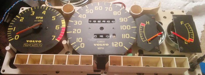 Volvo
                          240 gauge faces. Dave's Volvo Page.