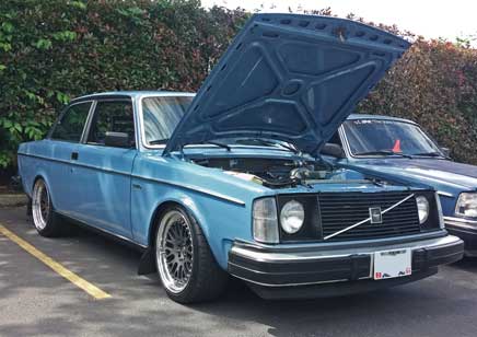 Hackster's 1981 Volvo 242 DL